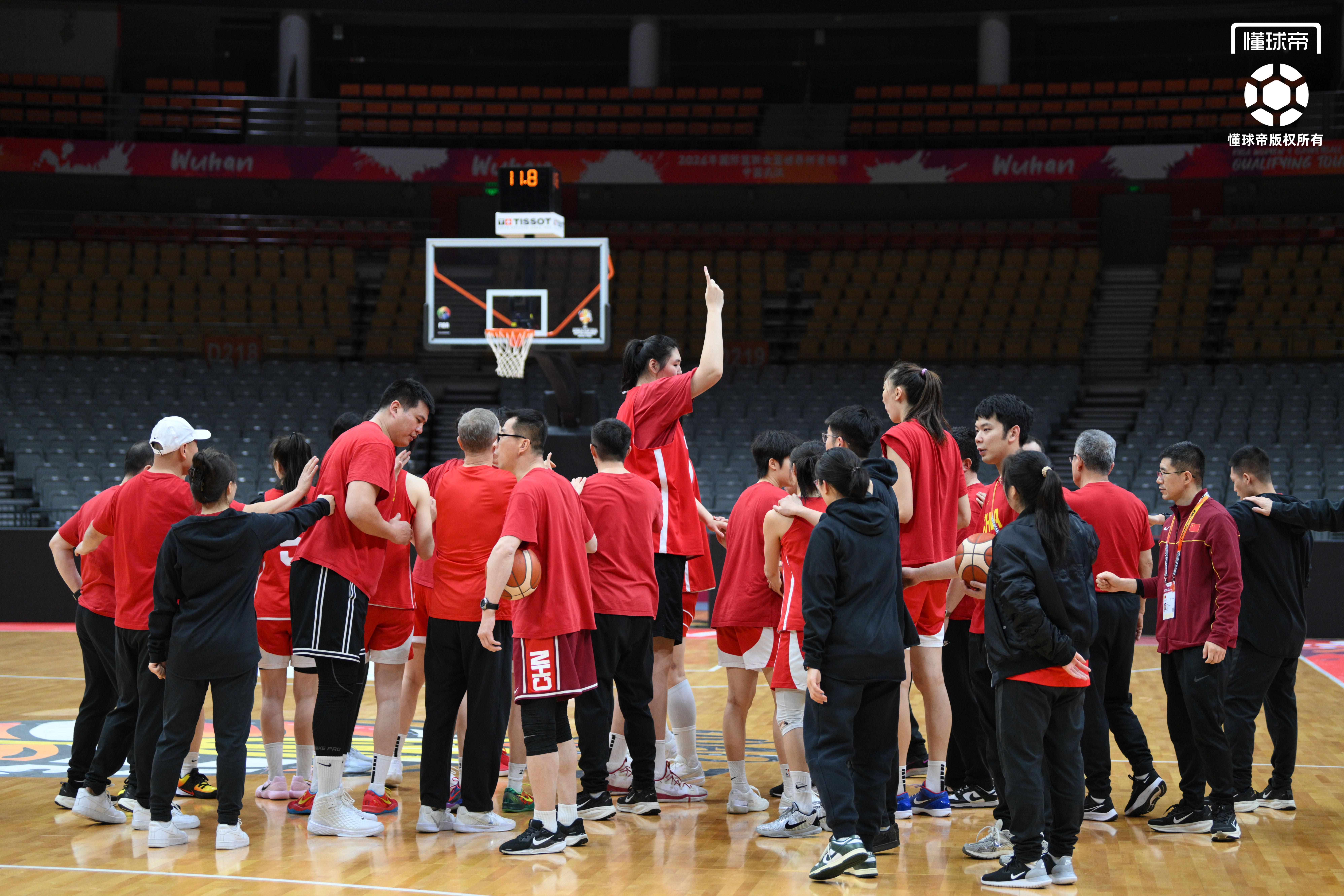 2026 世界杯-中国女篮世预赛最后一练，王治郅到场观看&amp;amp;全队精神饱满