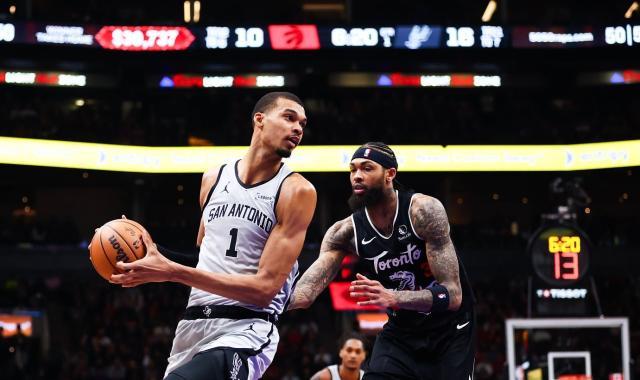 星空体育官网入口-剑指西部第一！马刺豪取10连胜：文班封锁内线